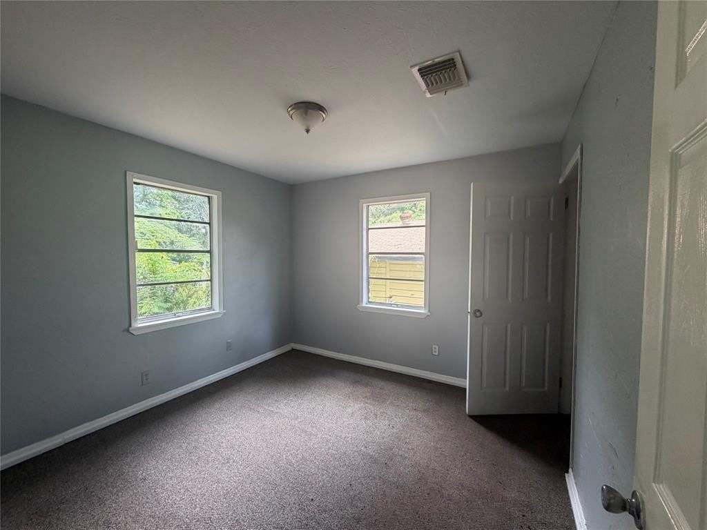 2618 Roosevelt Ave - Photo 5 of 12