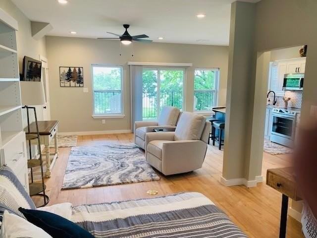 922 Cove Trl - Photo 3 of 19