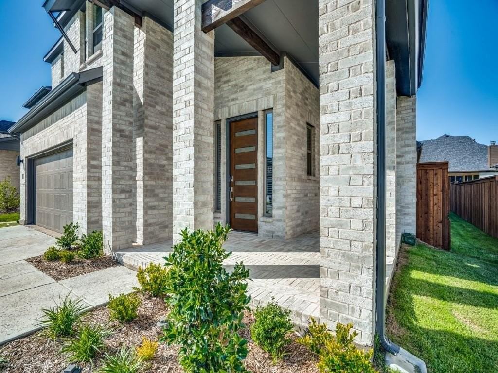 15898 Candletree Rd - Photo 5 of 40