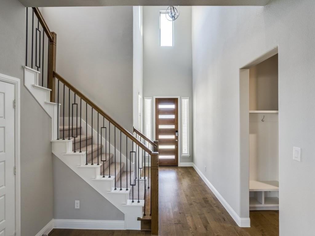 15898 Candletree Rd - Photo 7 of 40