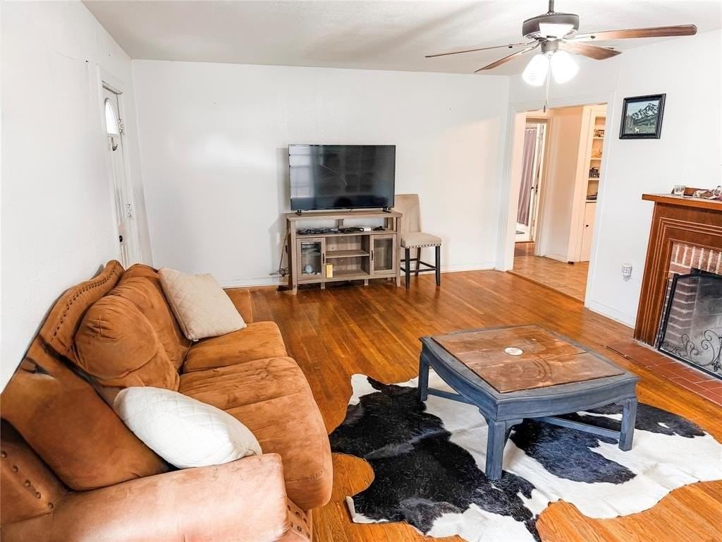 1136 W Long St - Photo 3 of 19