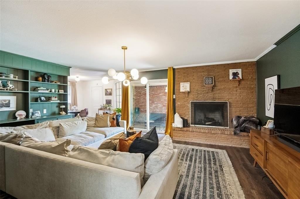 937 Ferncliff Trl - Photo 2 of 7