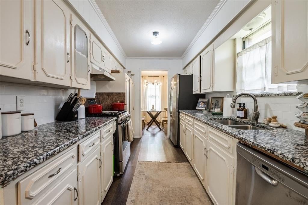 937 Ferncliff Trl - Photo 4 of 7