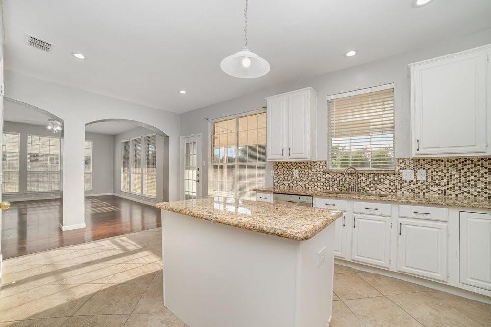 1908 Wood Crest Dr - Photo 6 of 27