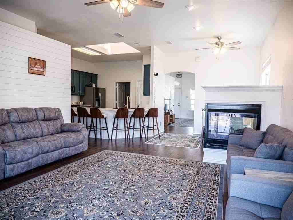5528 Milford Dr - Photo 2 of 25