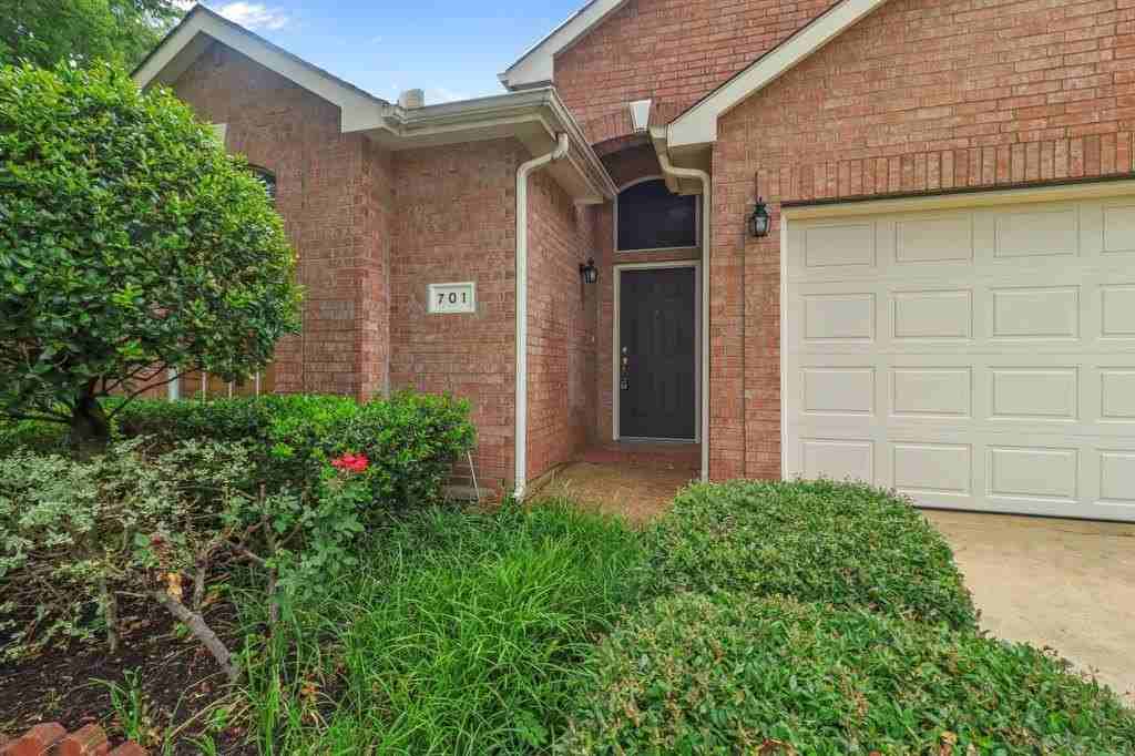 701 Bella Vista Dr - Photo 2 of 21