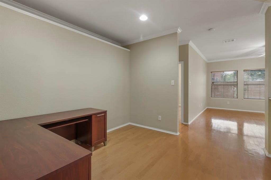 701 Bella Vista Dr - Photo 4 of 21