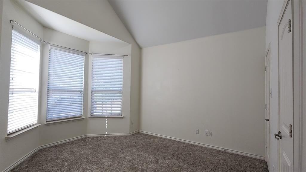 1369 Crescent Cove Dr - Photo 5 of 35