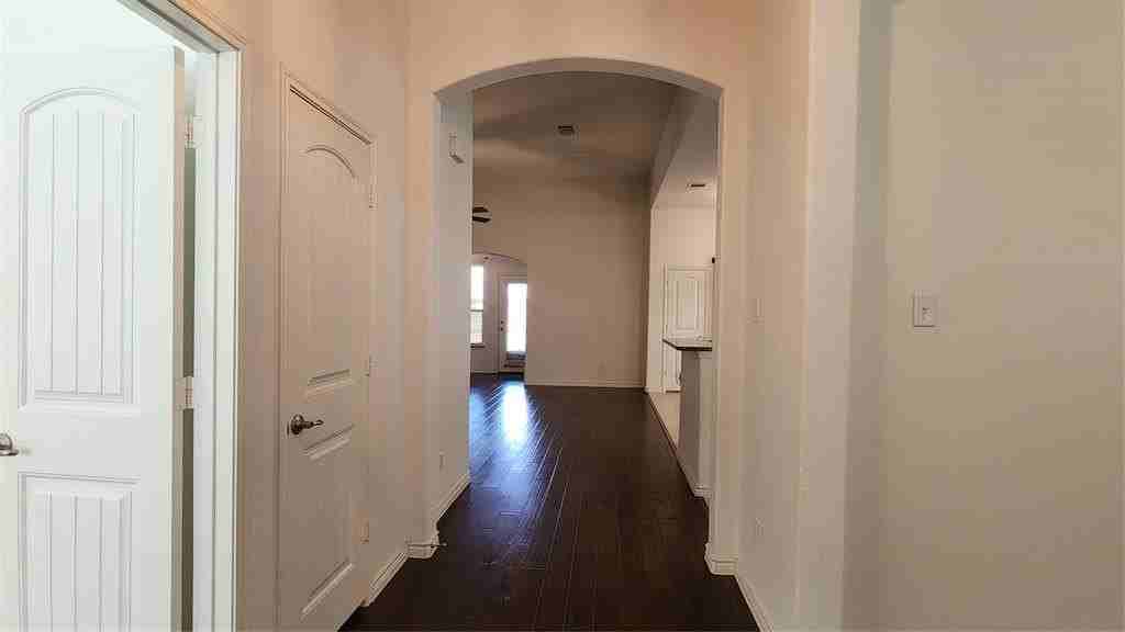 1369 Crescent Cove Dr - Photo 6 of 35