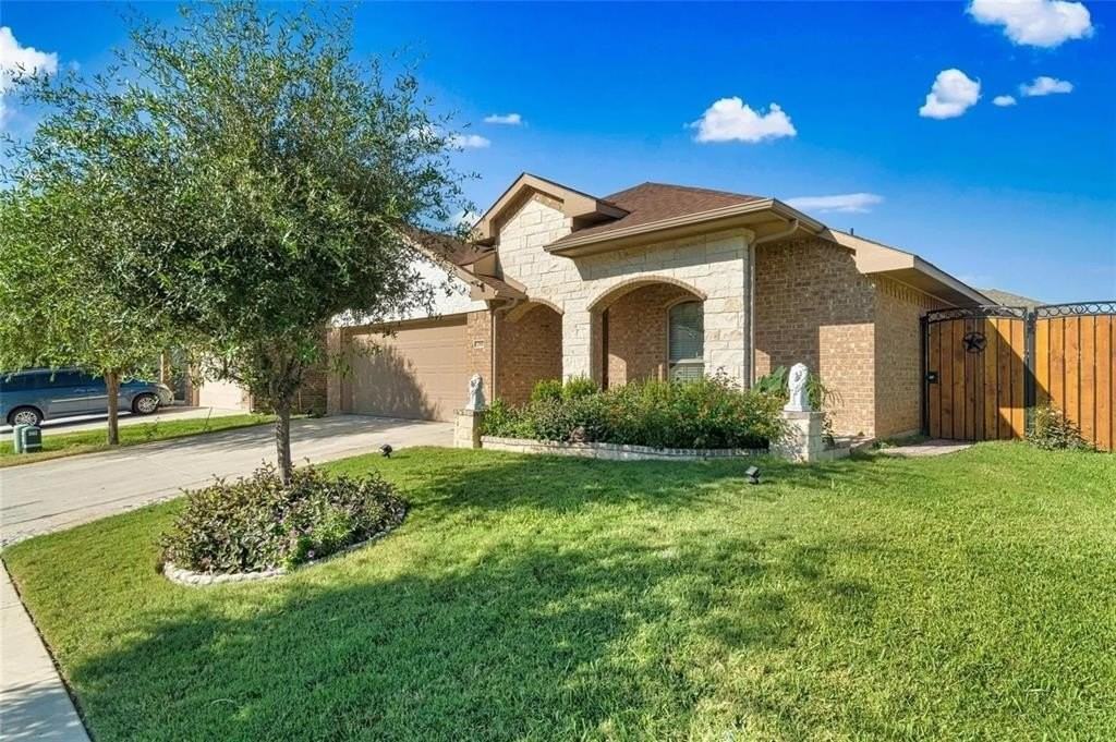 2905 Pacifico Way - Photo 2 of 16