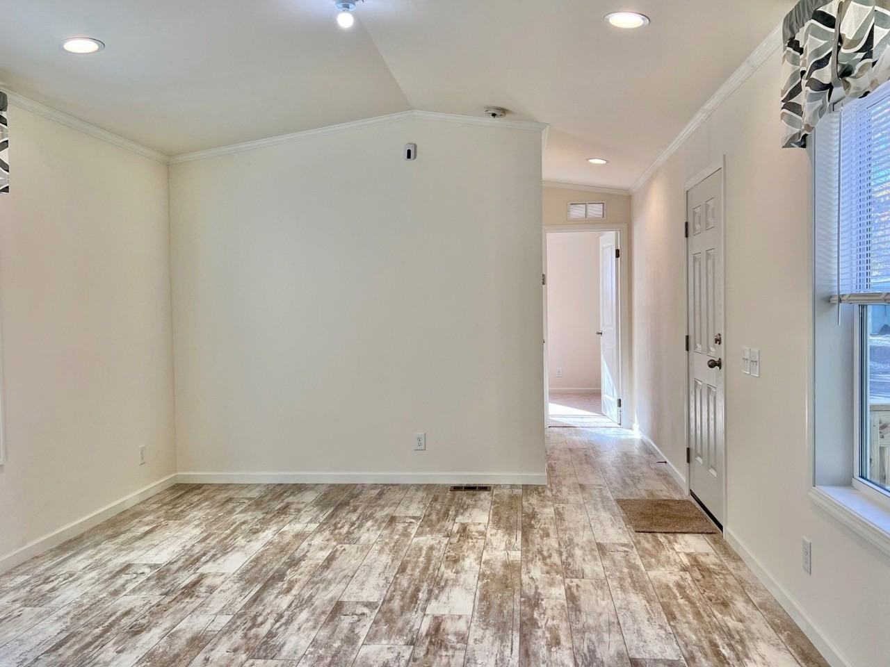 4400 La Salle St Trlr 53 #053 - Photo 4 of 10
