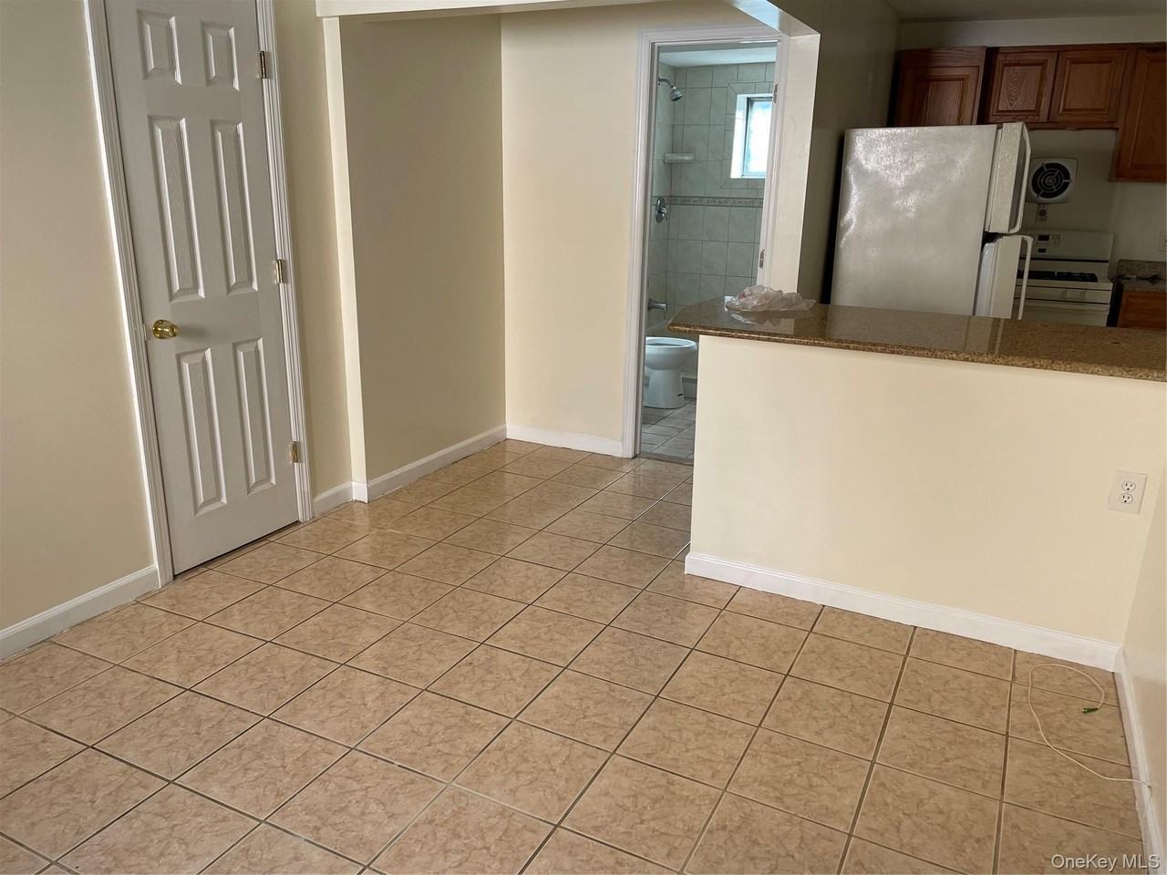554 Long Beach Rd - Photo 3 of 10