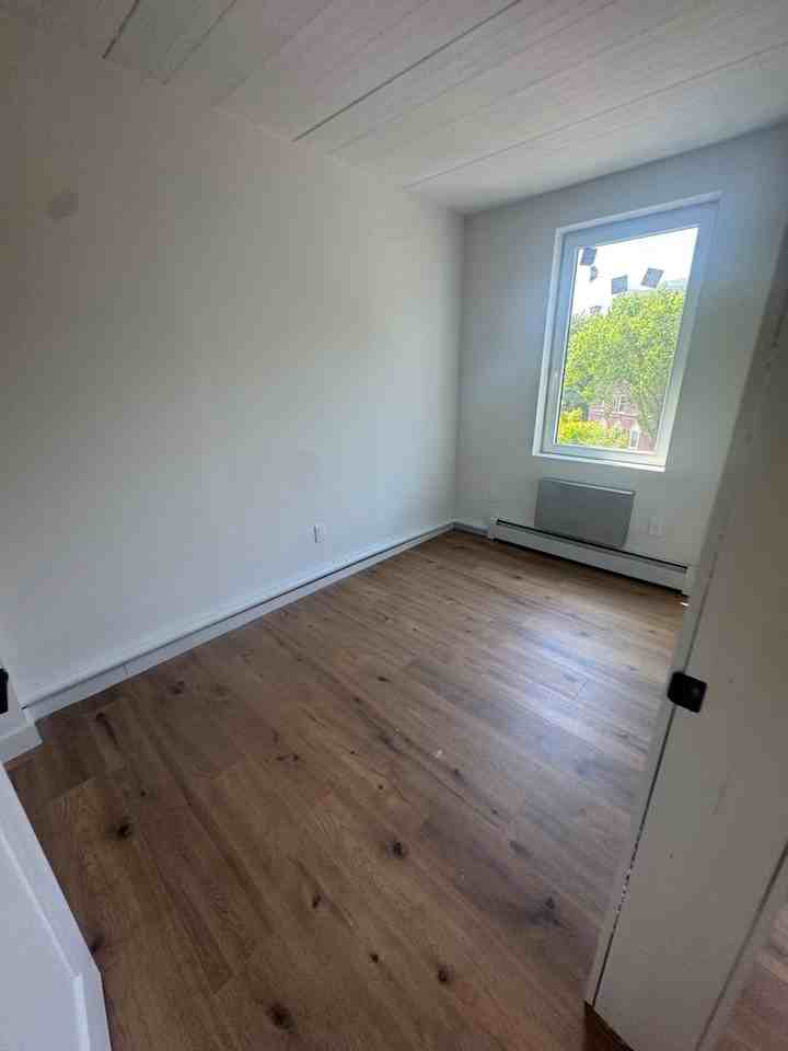 16 Wade Sq #5E - Photo 2 of 12