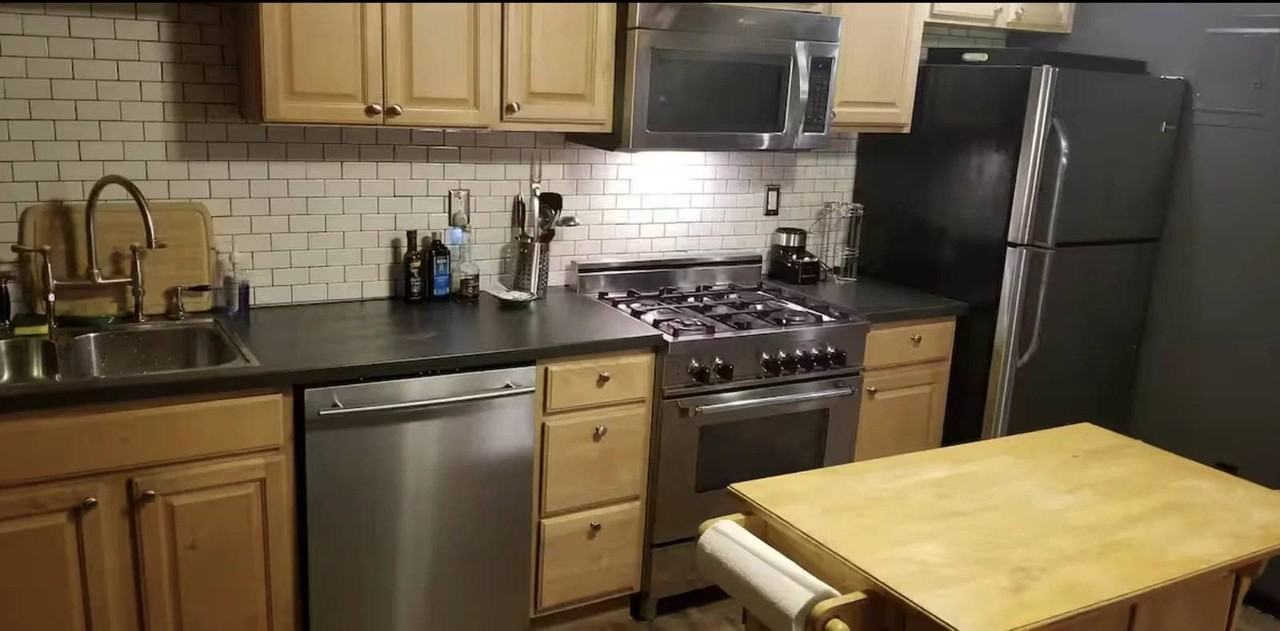 181 Conover St #1 - Photo 5 of 10