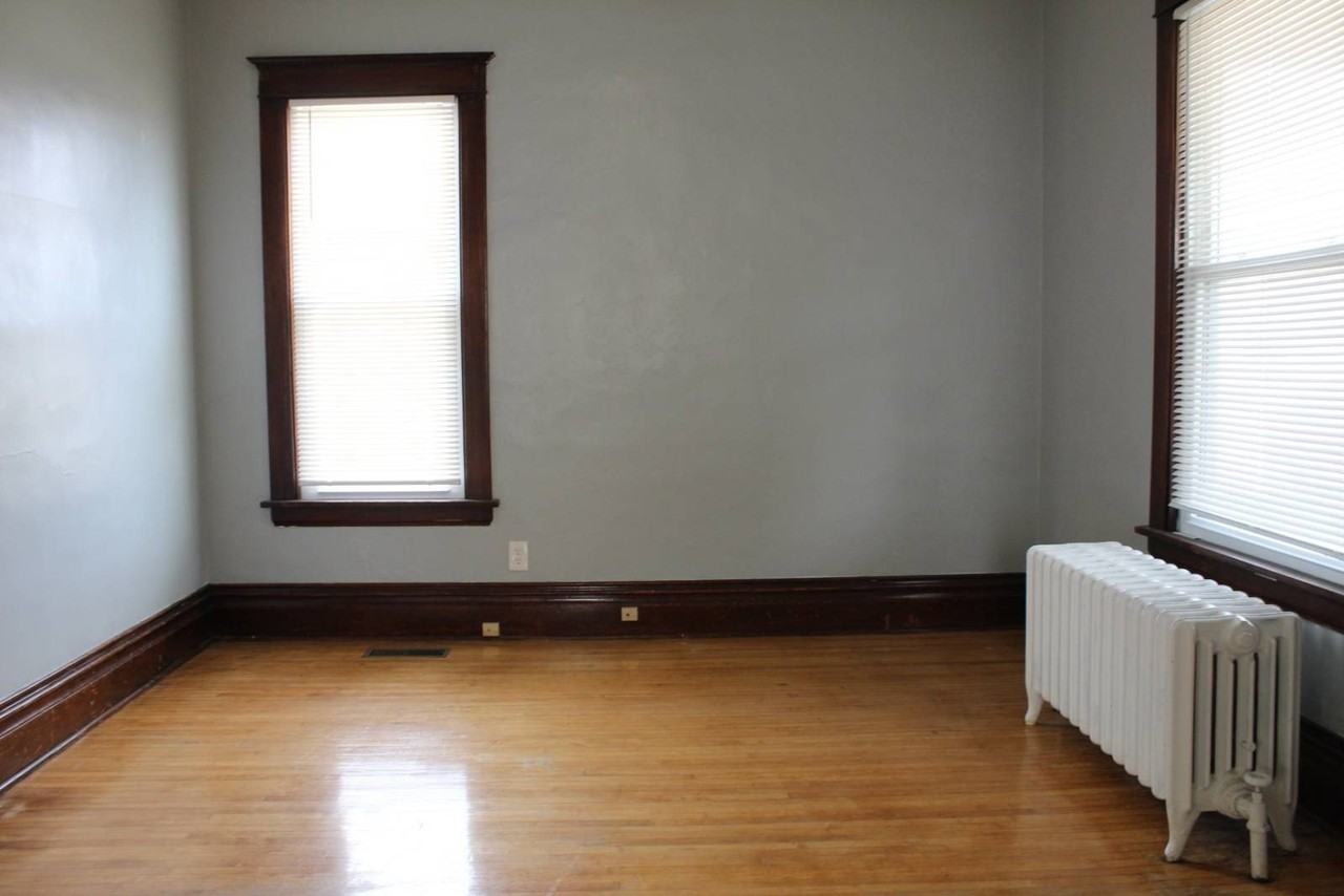 1710 6th St - Photo 3 of 12
