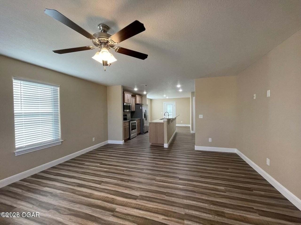 2602 S Moffet Ave - Photo 3 of 12