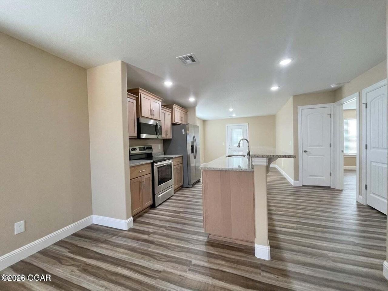 2602 S Moffet Ave - Photo 4 of 12