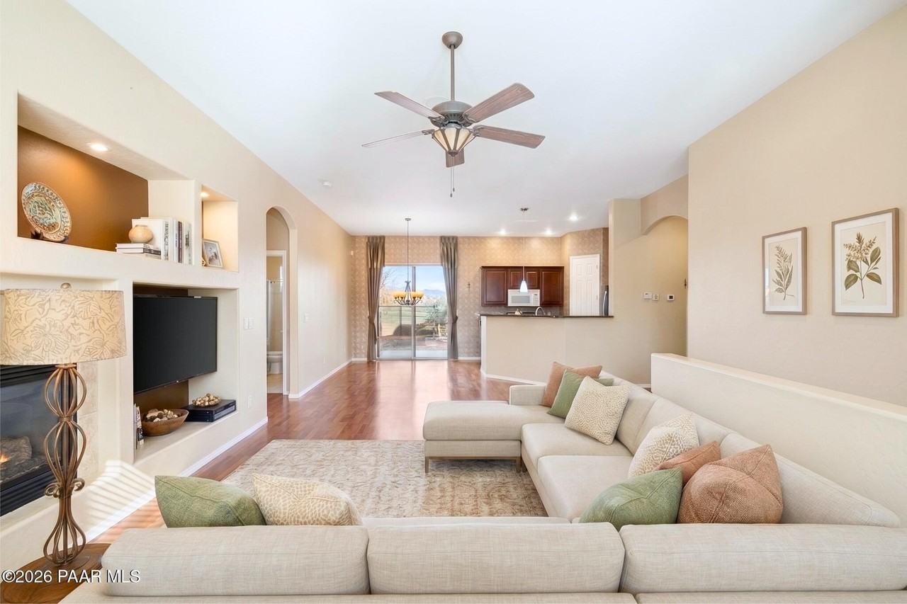 6760 E Sandhurst Dr - Photo 5 of 29