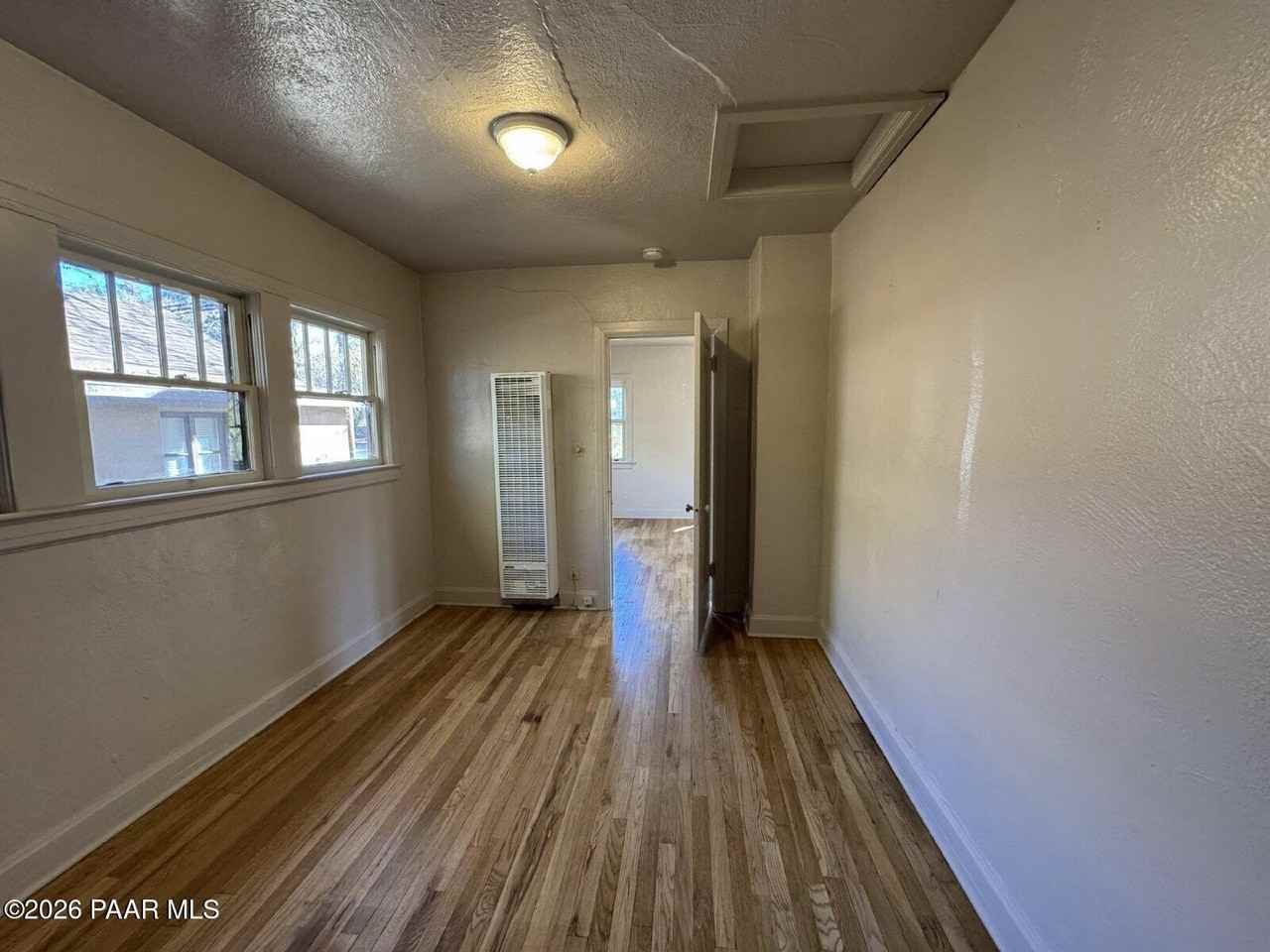 606 E Willis St - Photo 7 of 11