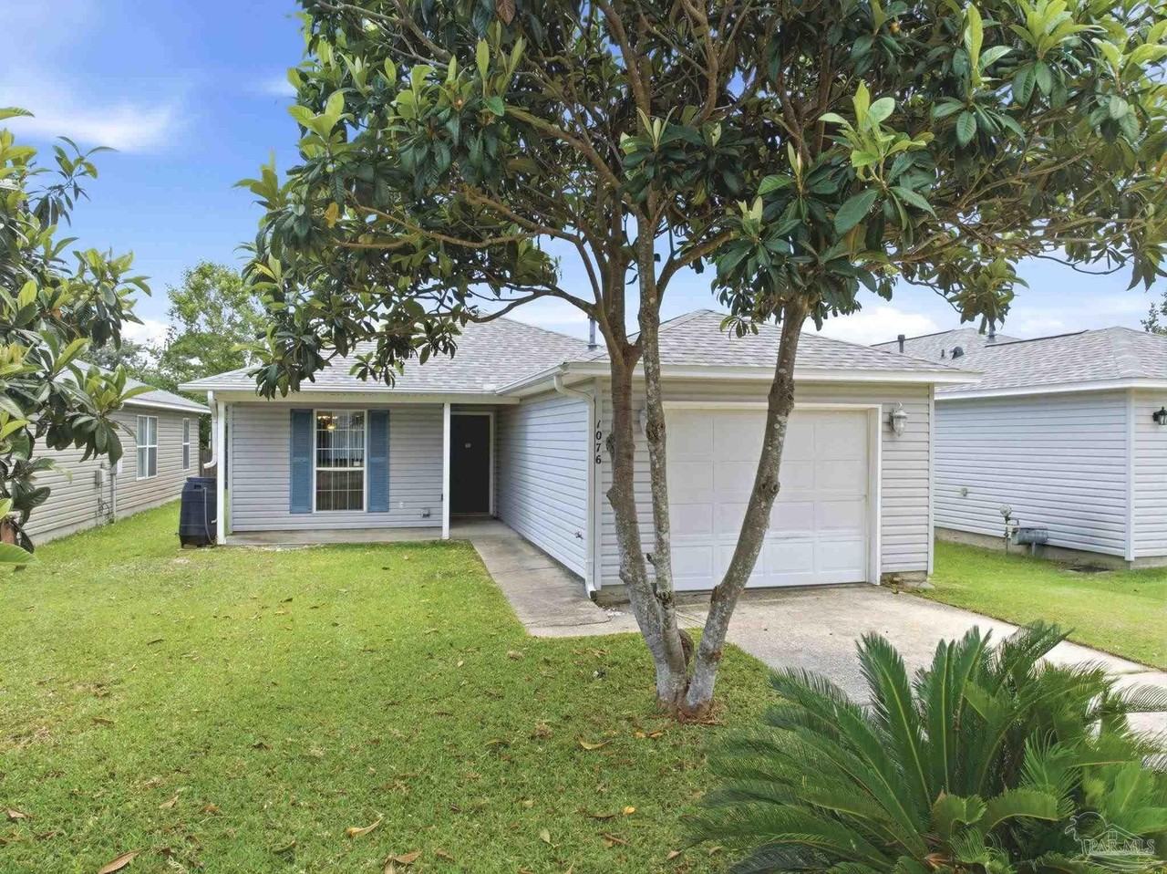 1076 Antigua Cir - Photo 2 of 25