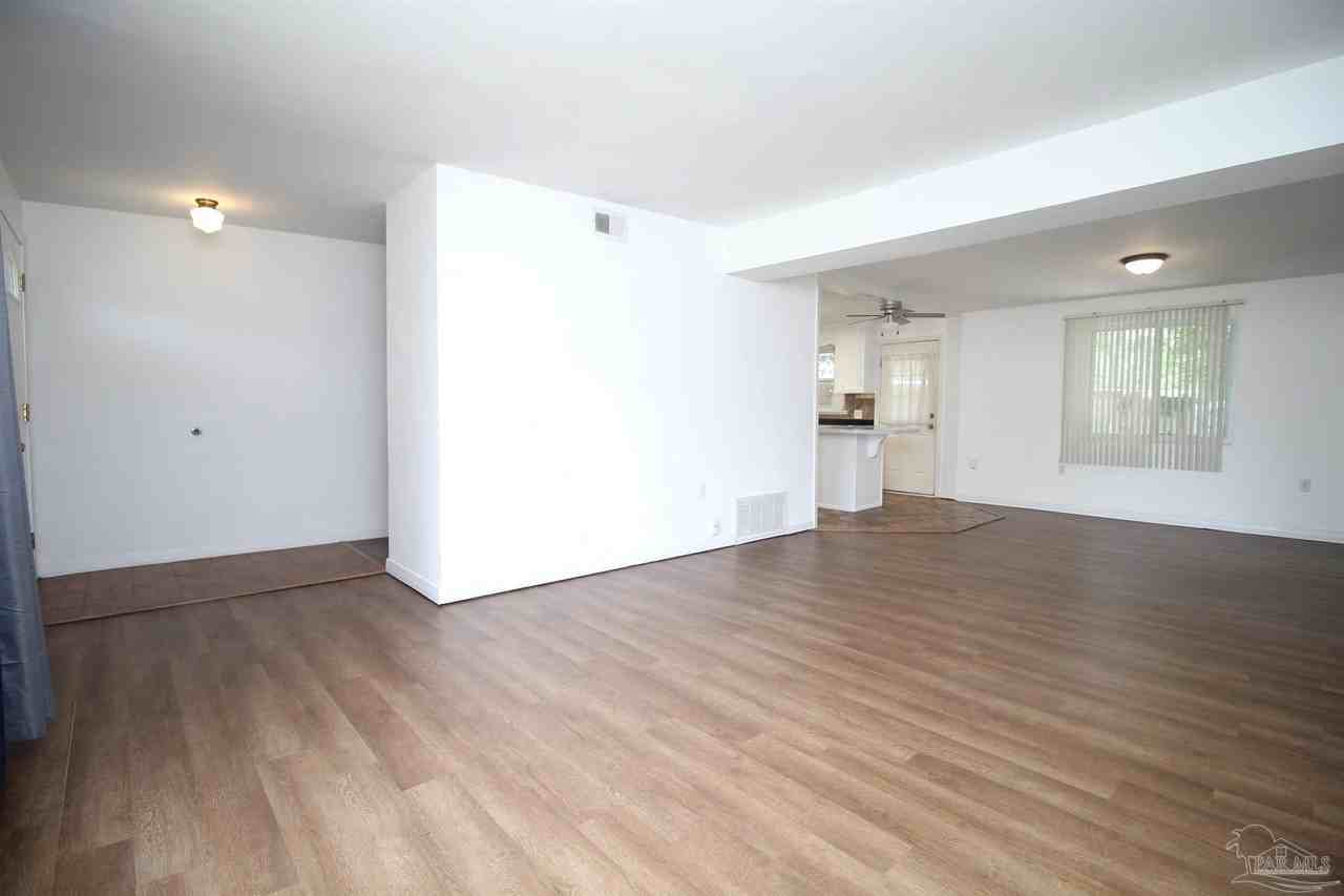 3875 Arbutus Dr - Photo 6 of 19
