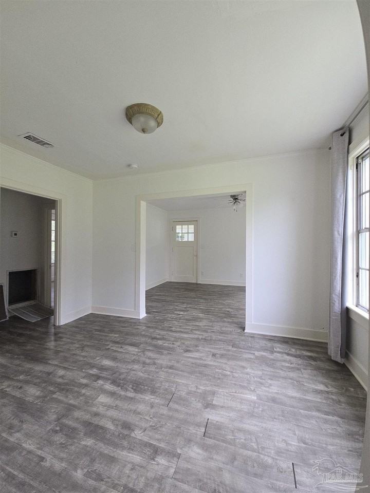 210 S 2nd St - Photo 5 of 21