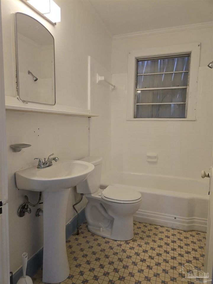 210 S 2nd St - Photo 7 of 21