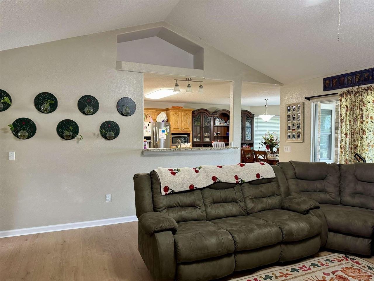 4693 Ridge Pointe Dr - Photo 5 of 19