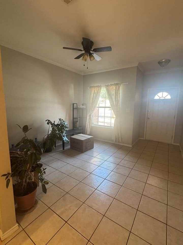 4519 Crockett Ave - Photo 4 of 10