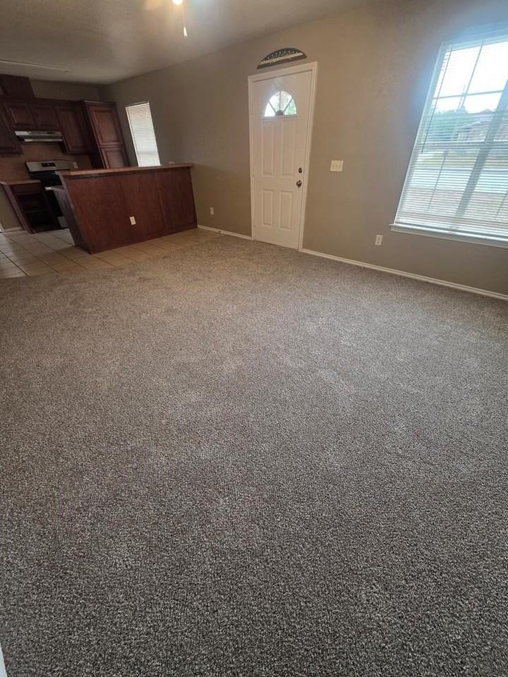 416 Maple Ave - Photo 4 of 29