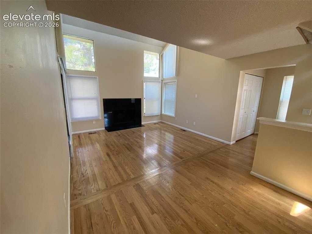 4120 Autumn Heights Dr #F - Photo 3 of 28