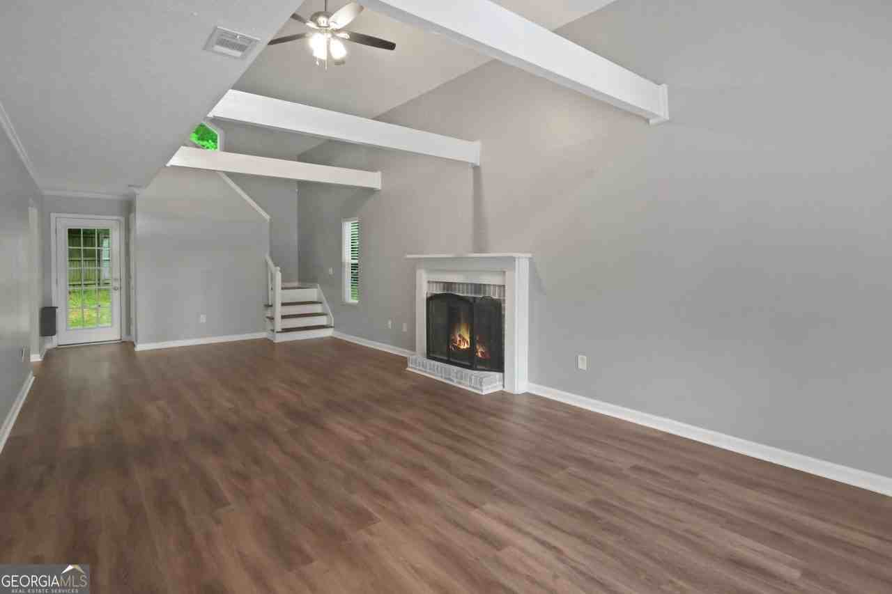 5883 Brookside Dr Se - Photo 3 of 18