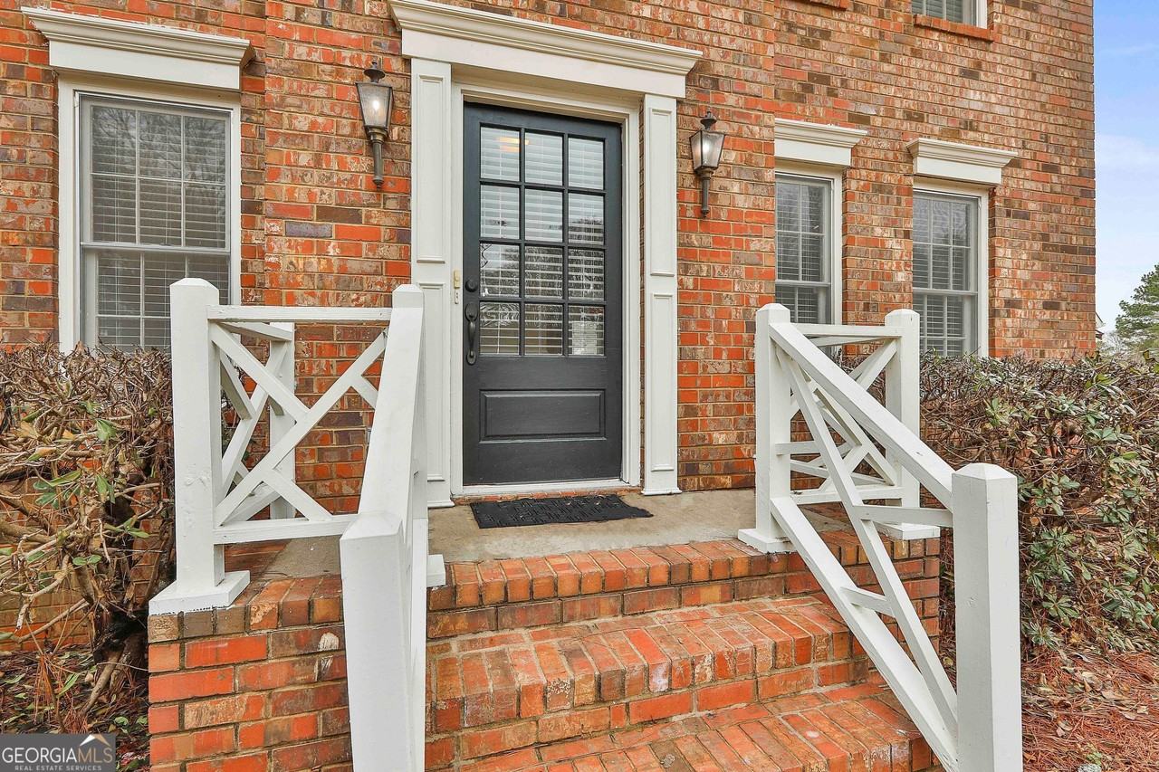 544 Sullivan Rd - Photo 4 of 31