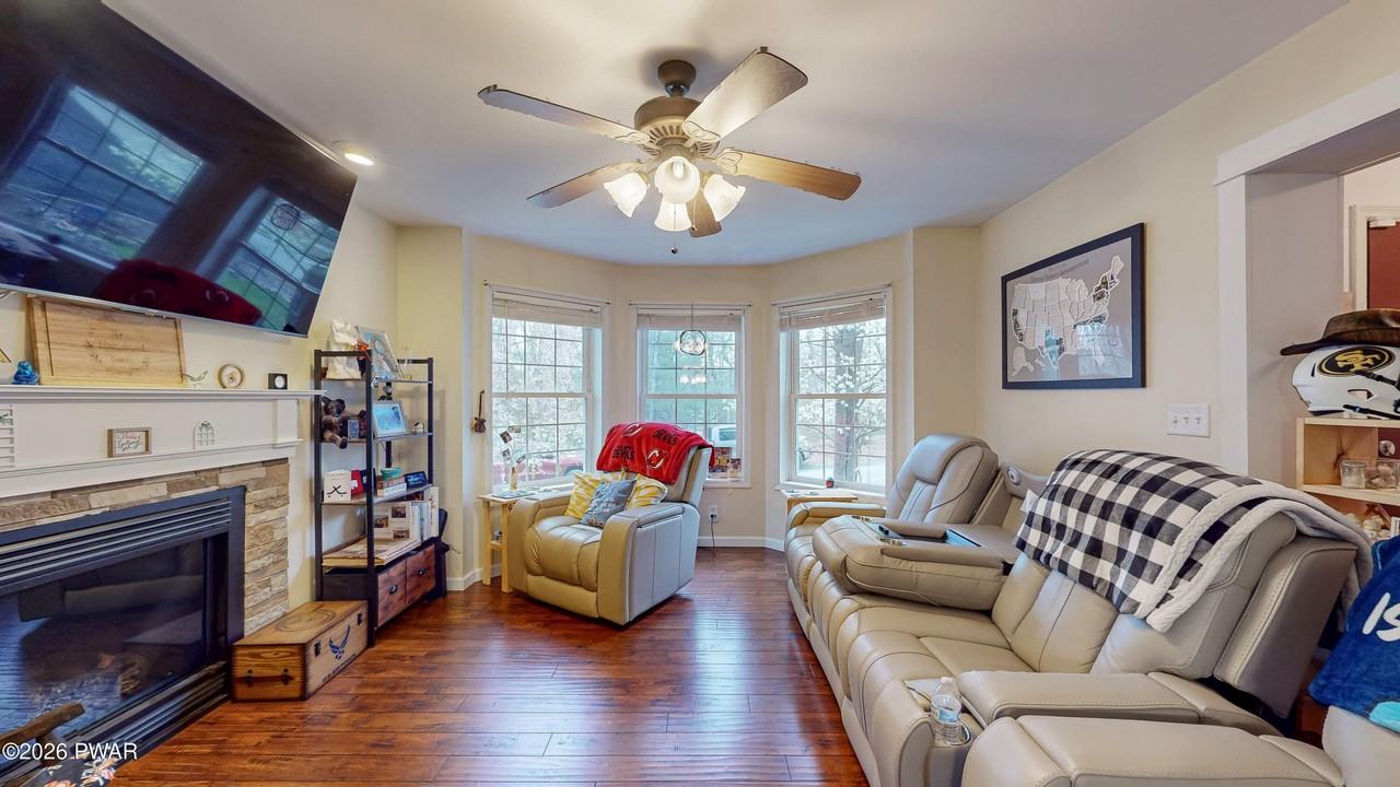 111 Onandaga Rd - Photo 5 of 50