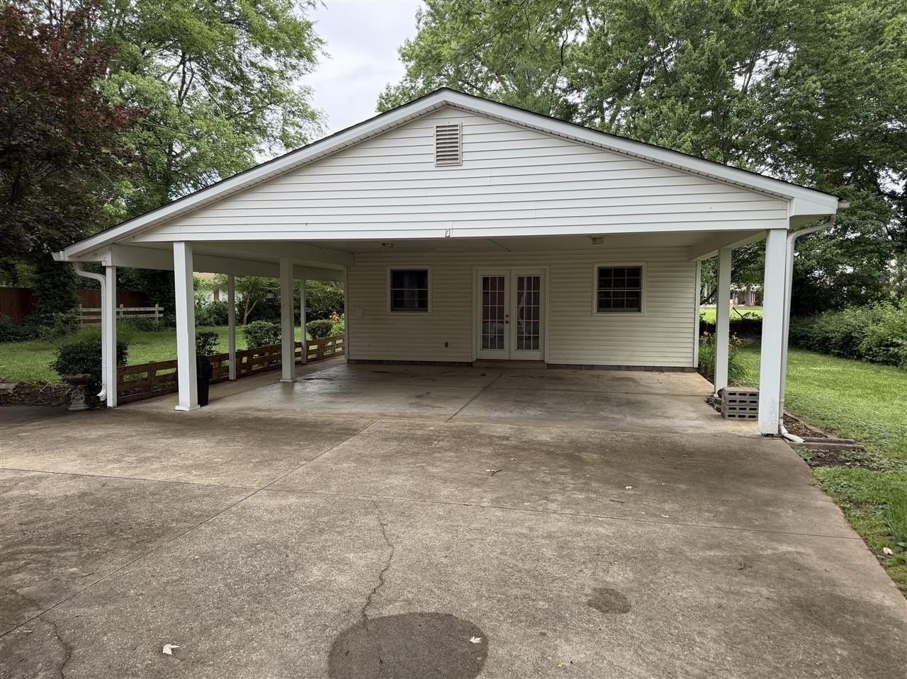 701 Magnolia St - Photo 3 of 14