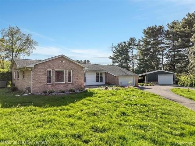 333 Eager Rd - Photo 2 of 45