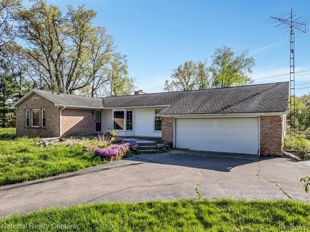 333 Eager Rd - Photo 3 of 45