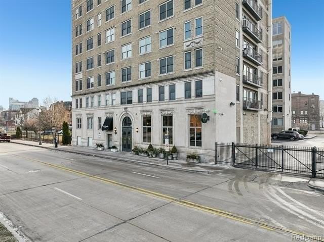 2915 John R St #502 - Photo 2 of 25