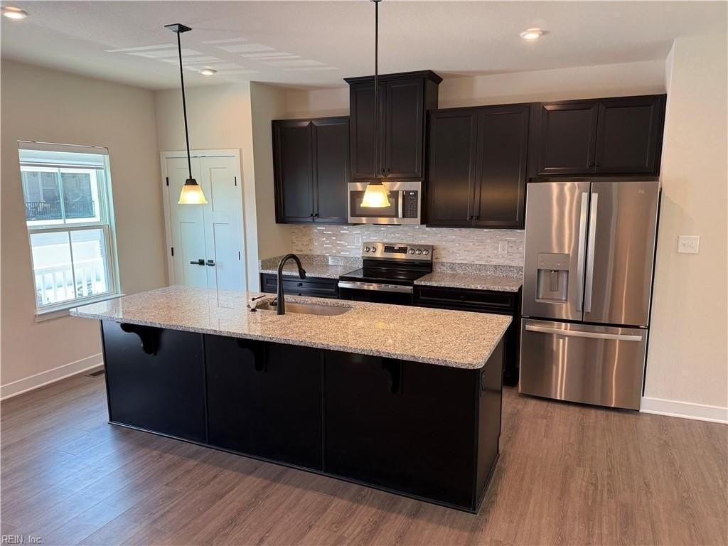 906 Marston St - Photo 3 of 18