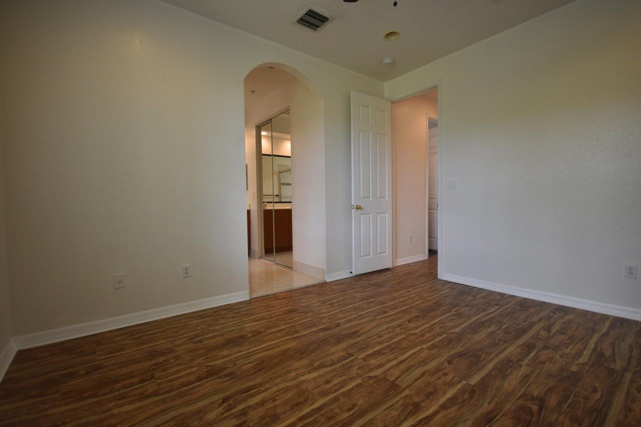 2851 W Prospect Rd #1211 - Photo 7 of 22