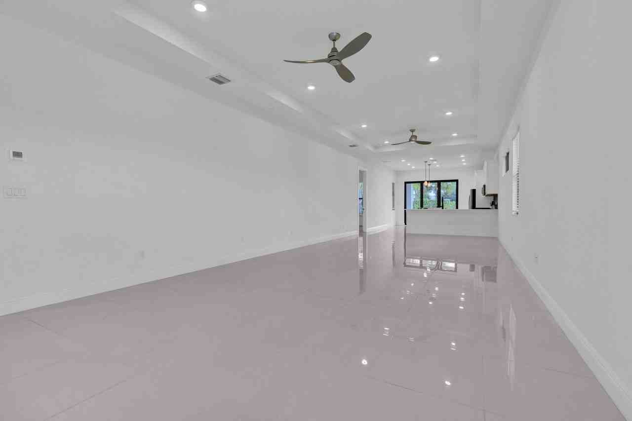 5501 Santa Rosa Ln - Photo 5 of 29