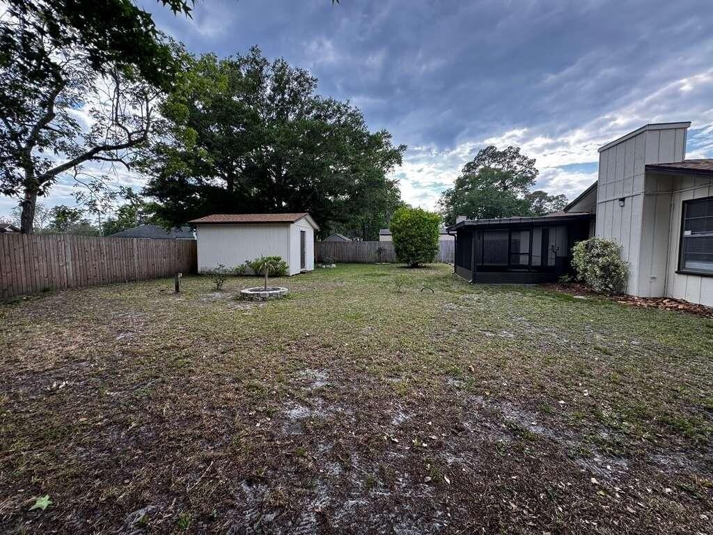 5256 Clarendon Rd - Photo 5 of 15