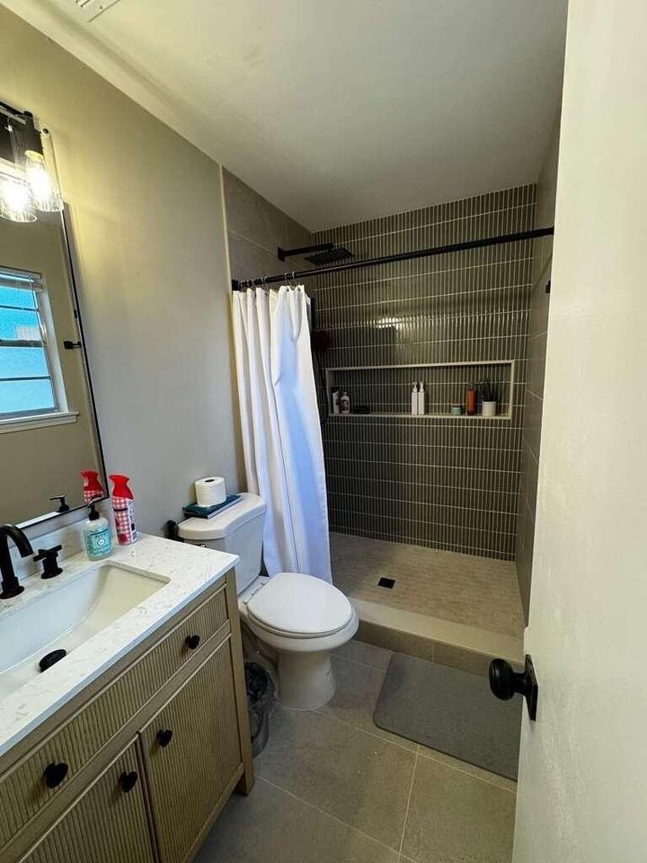 5256 Clarendon Rd - Photo 6 of 15