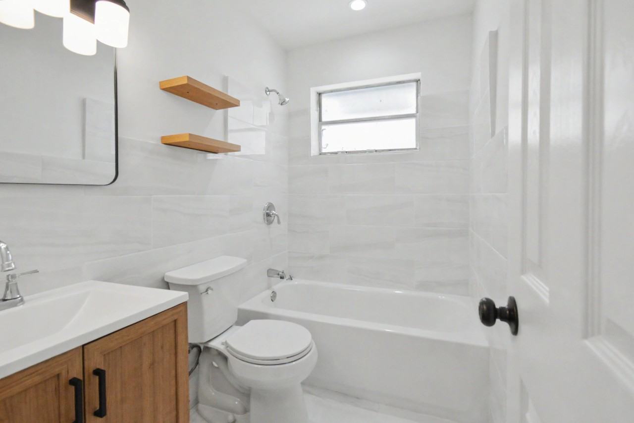 411B Ne 57th Ct - Photo 5 of 14