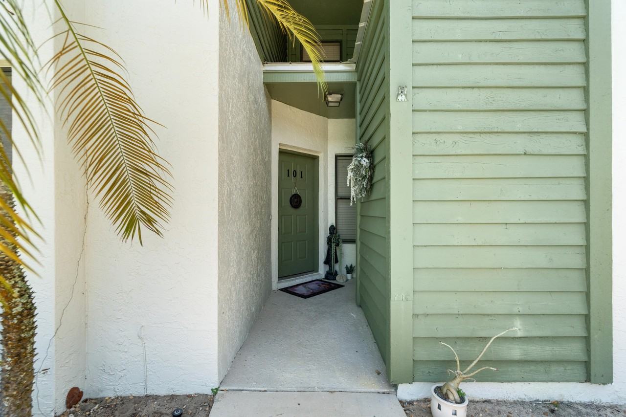 5280 Se Seascape Way #101 - Photo 4 of 38