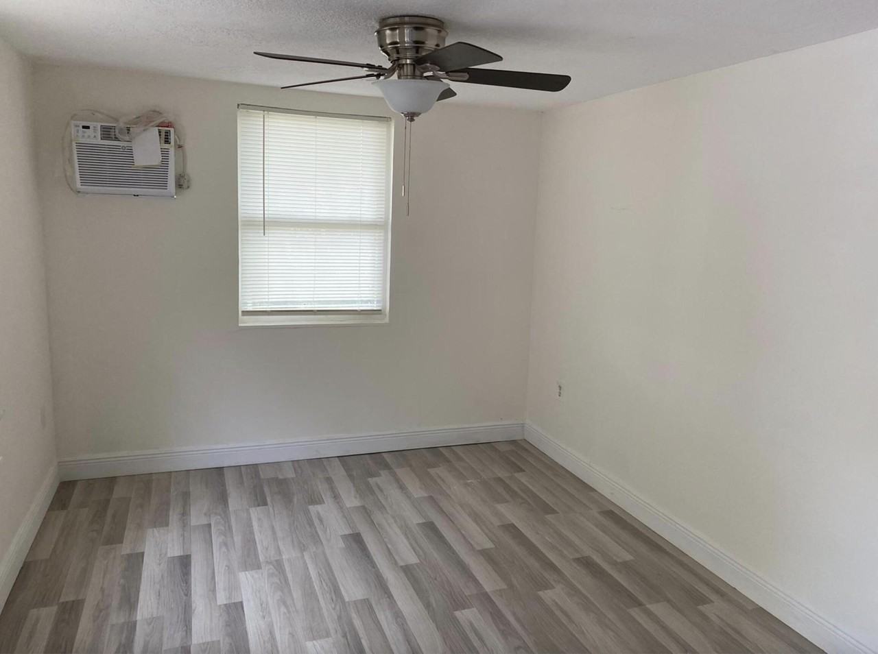 1310 Atlantic Ave #B - Photo 2 of 14