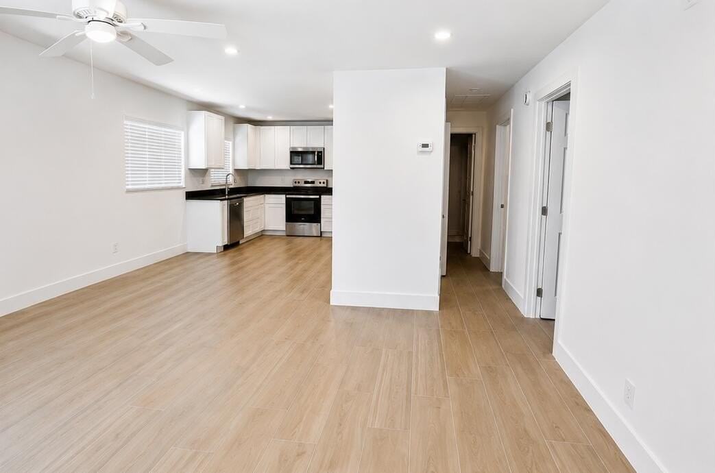 2104 Dock St - Photo 2 of 9