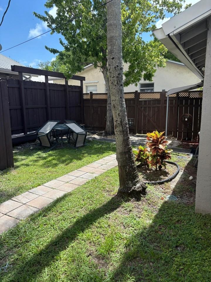 1715 Buchanan St #REAR - Photo 3 of 11