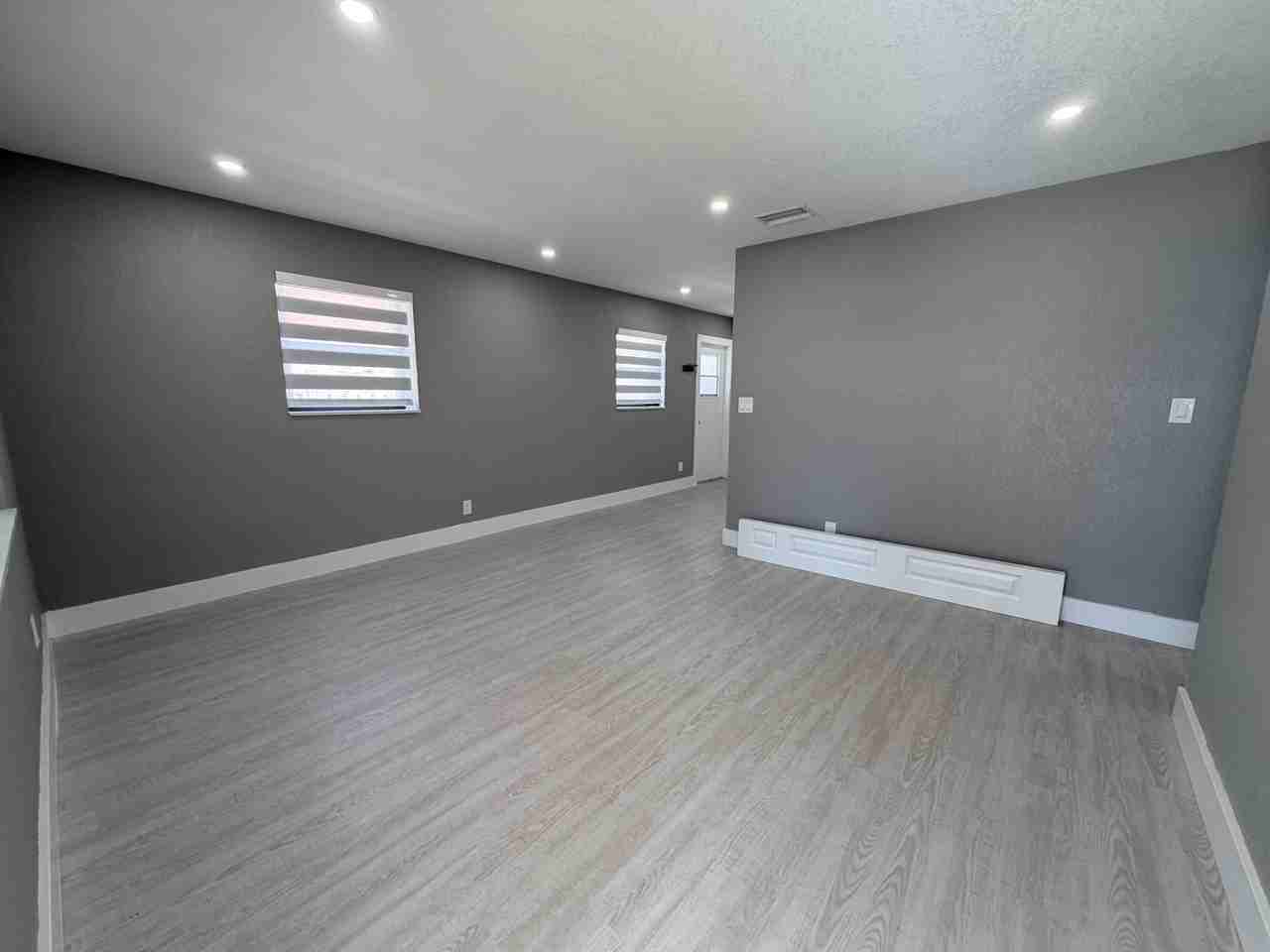 827 Franklin Rd - Photo 2 of 19