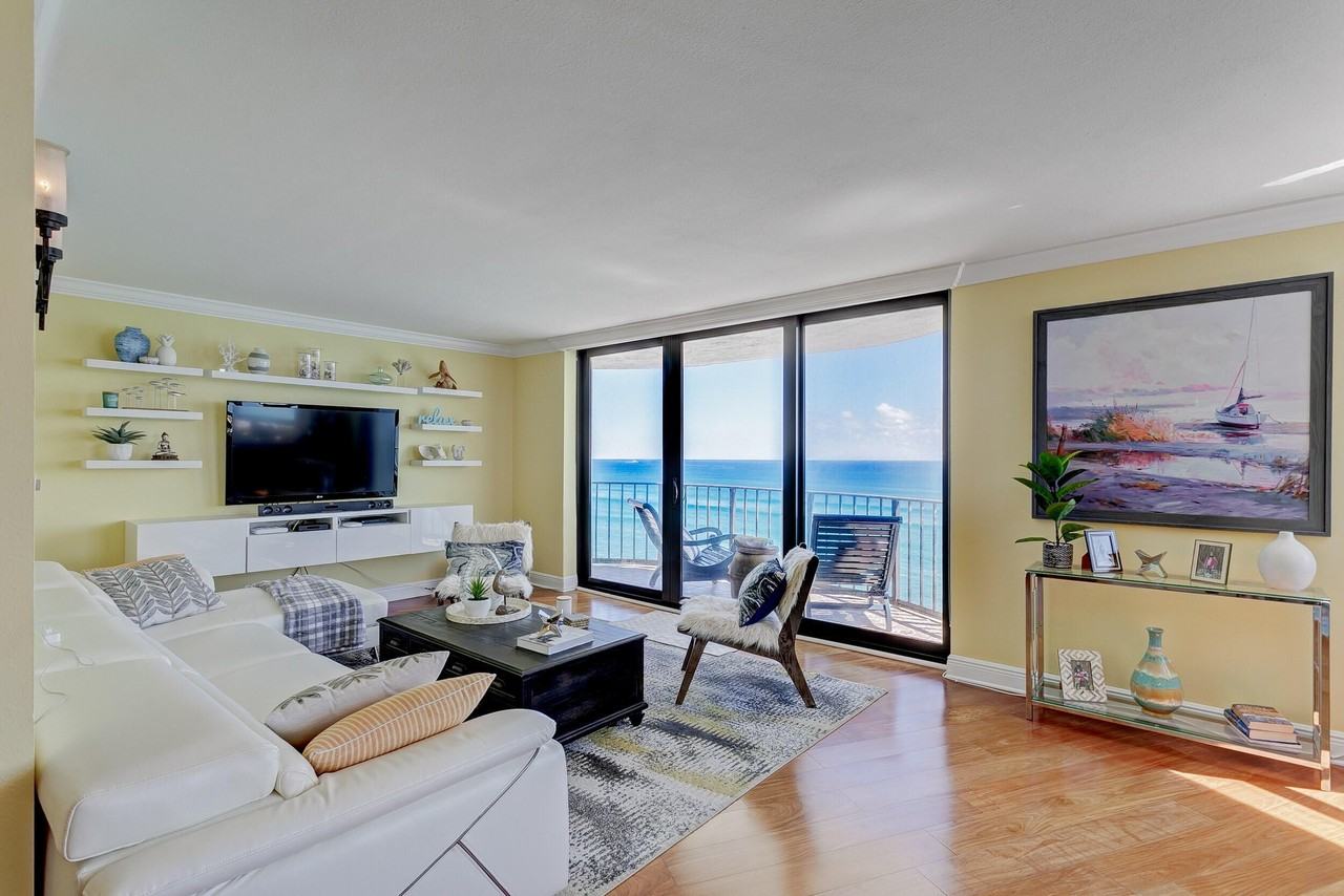 5420 N Ocean Dr #801 - Photo 6 of 50